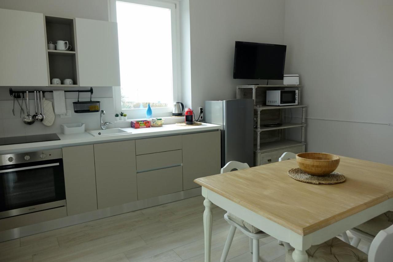 La Finestra Sul Mare Apartment Бари Екстериор снимка