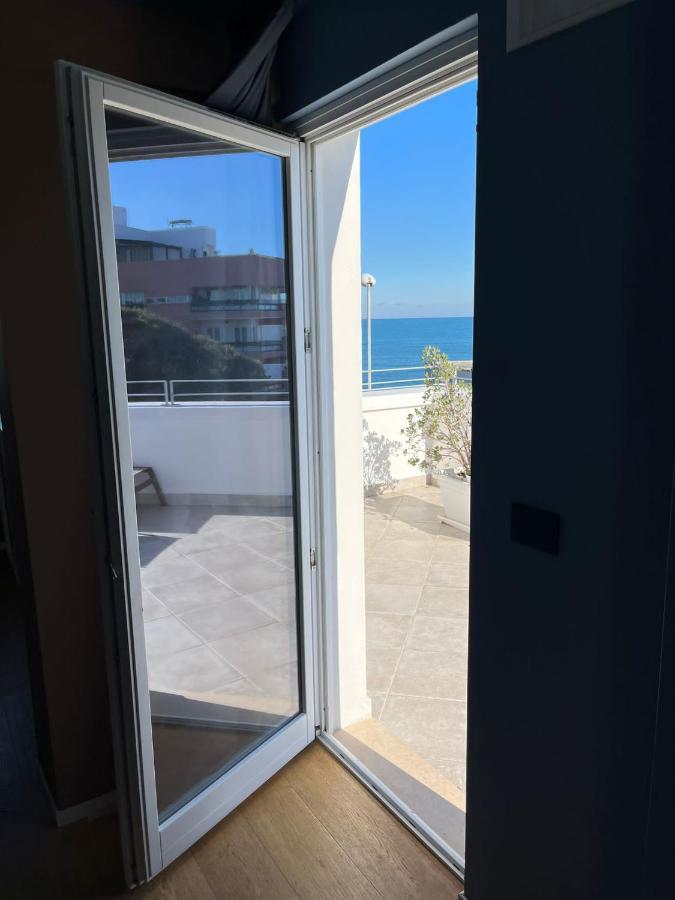 La Finestra Sul Mare Apartment Бари Екстериор снимка