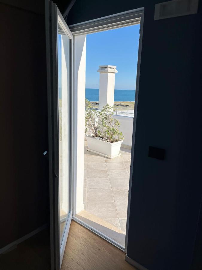 La Finestra Sul Mare Apartment Бари Екстериор снимка